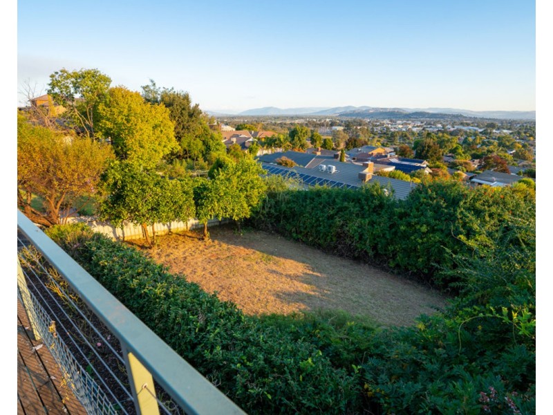 281 Highview Cres, Lavington NSW 2641