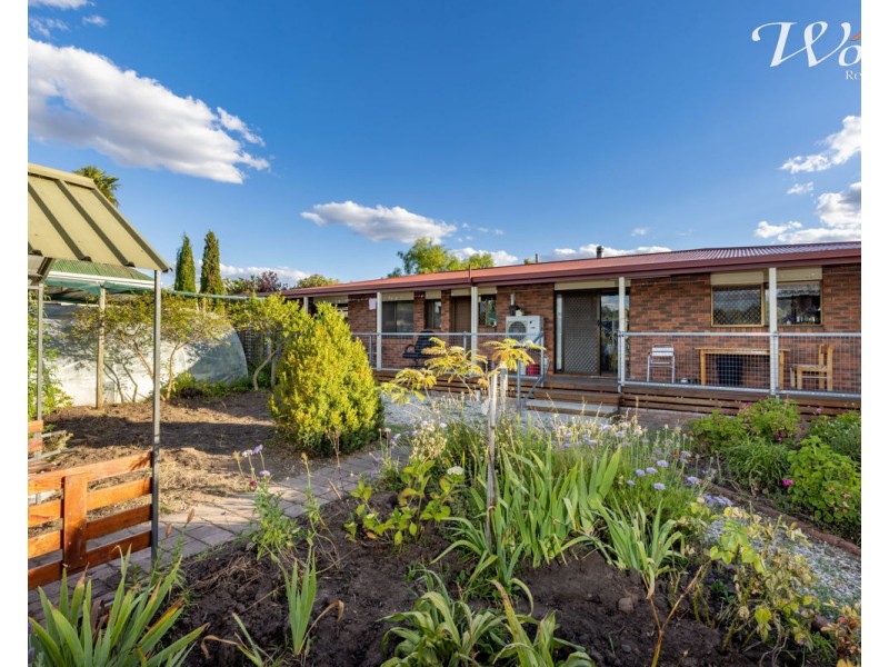 16 Keirath St, Henty NSW 2658