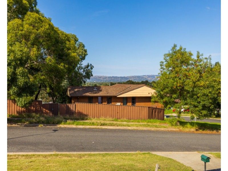 30 Hibiscus Cres, West Albury NSW 2640