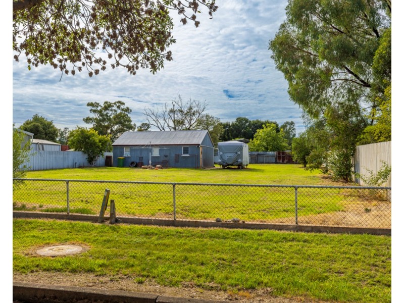 63 Ivor St, Henty NSW 2658