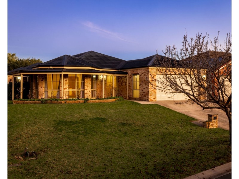 15 Winnell Crt, Thurgoona NSW 2640
