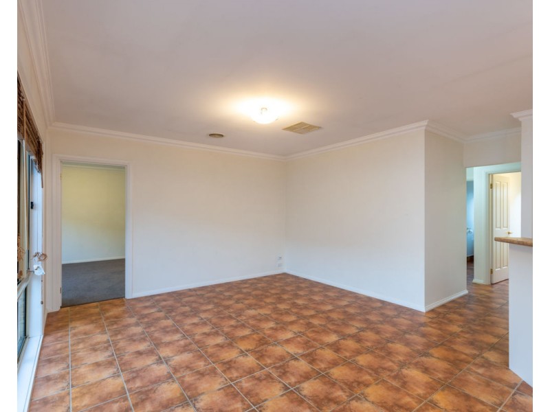 15 Winnell Crt, Thurgoona NSW 2640