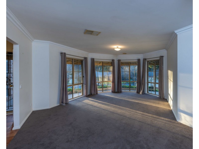 15 Winnell Crt, Thurgoona NSW 2640