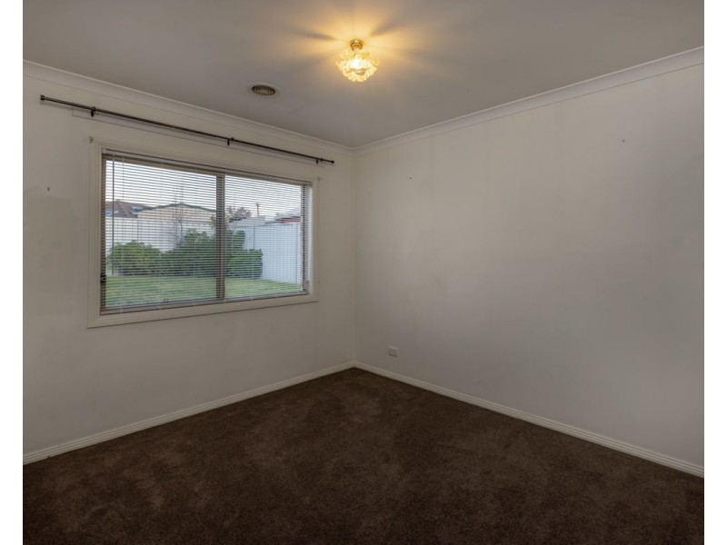 15 Winnell Crt, Thurgoona NSW 2640