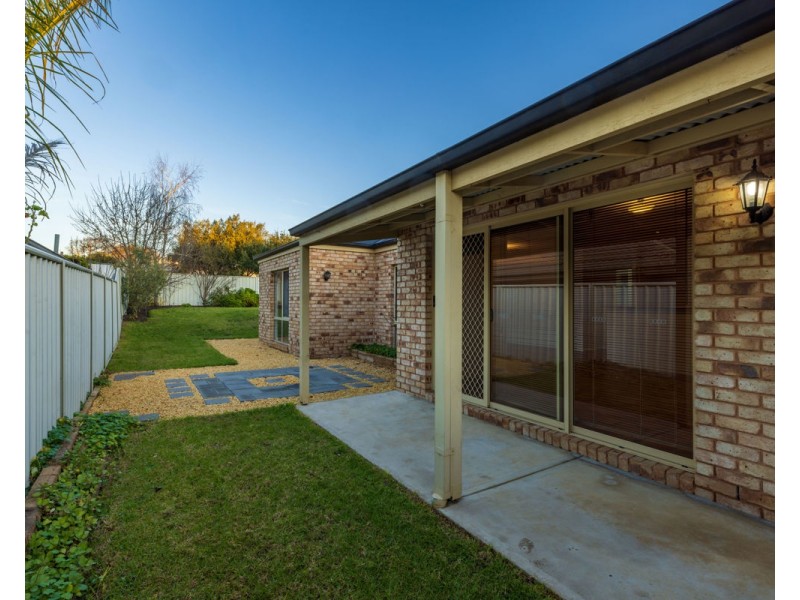 15 Winnell Crt, Thurgoona NSW 2640