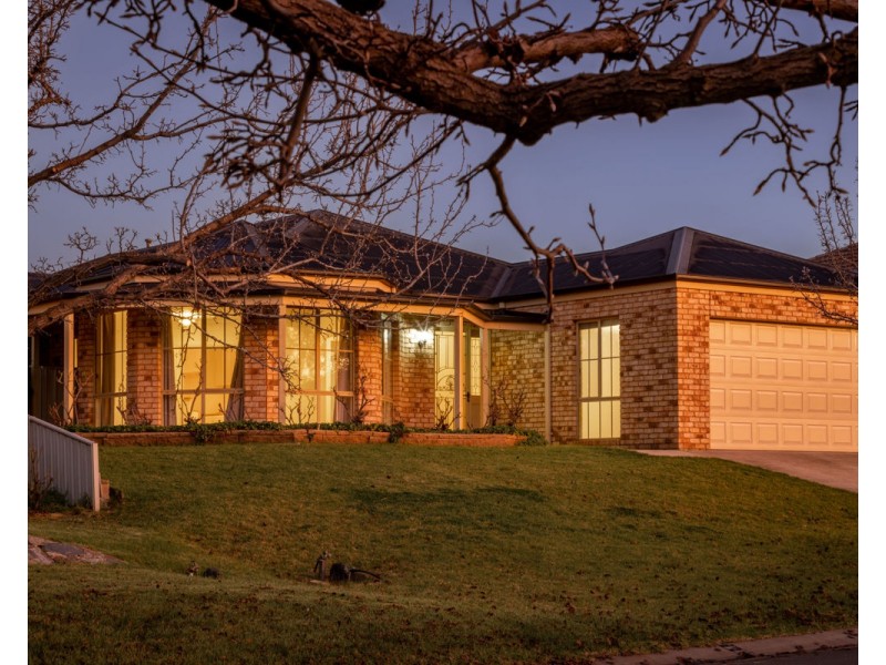 15 Winnell Crt, Thurgoona NSW 2640