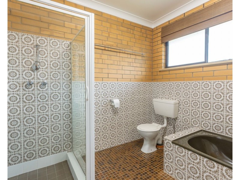 552 Comans Ave, Lavington NSW 2641