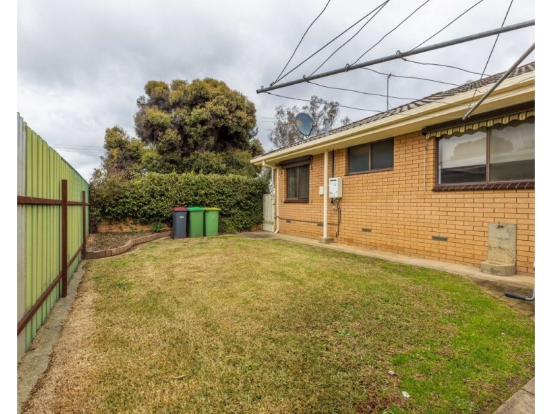 552 Comans Ave, Lavington NSW 2641