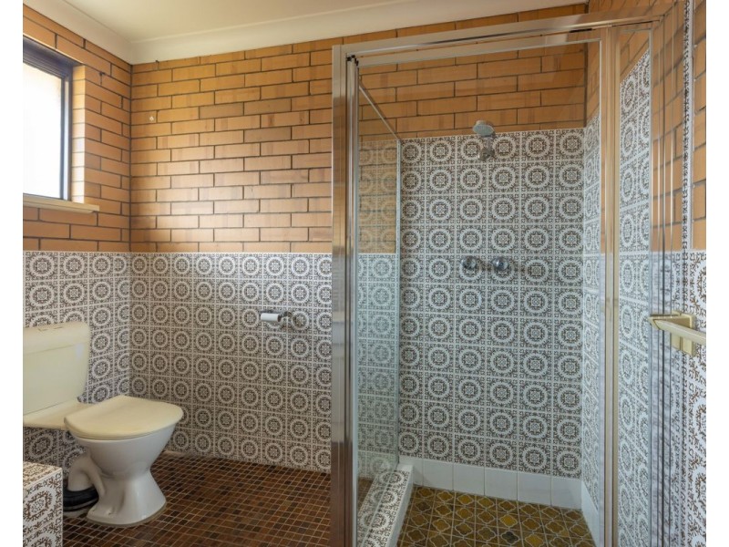 552 Comans Ave, Lavington NSW 2641