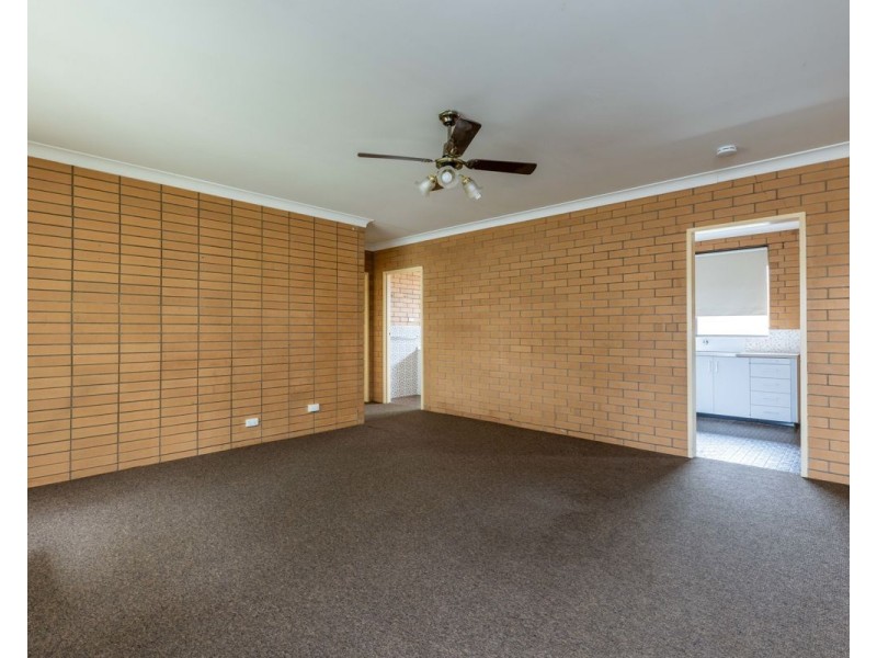 552 Comans Ave, Lavington NSW 2641