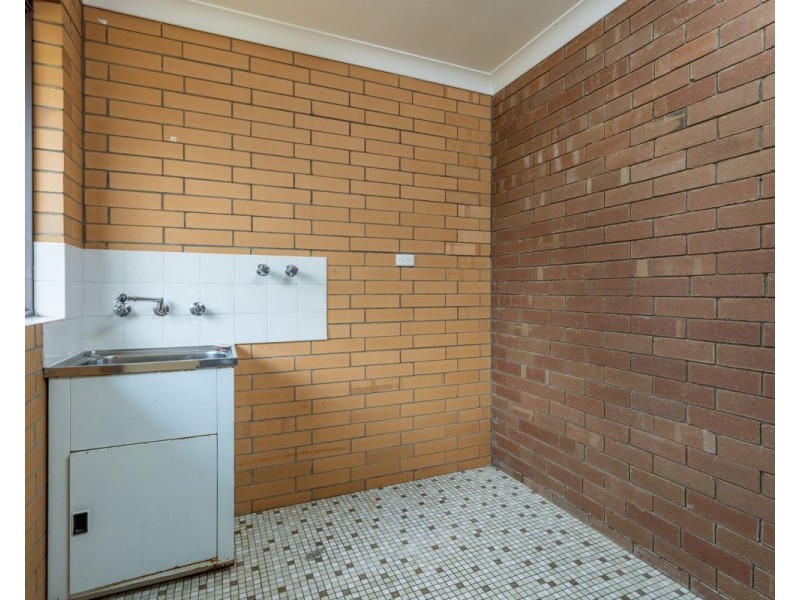 552 Comans Ave, Lavington NSW 2641