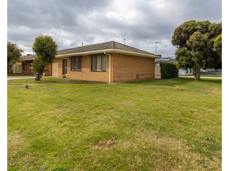 552 Comans Ave, Lavington NSW 2641