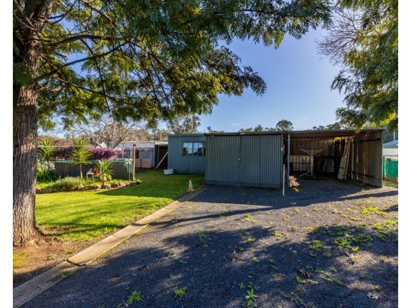6 Smart St, Henty NSW 2658