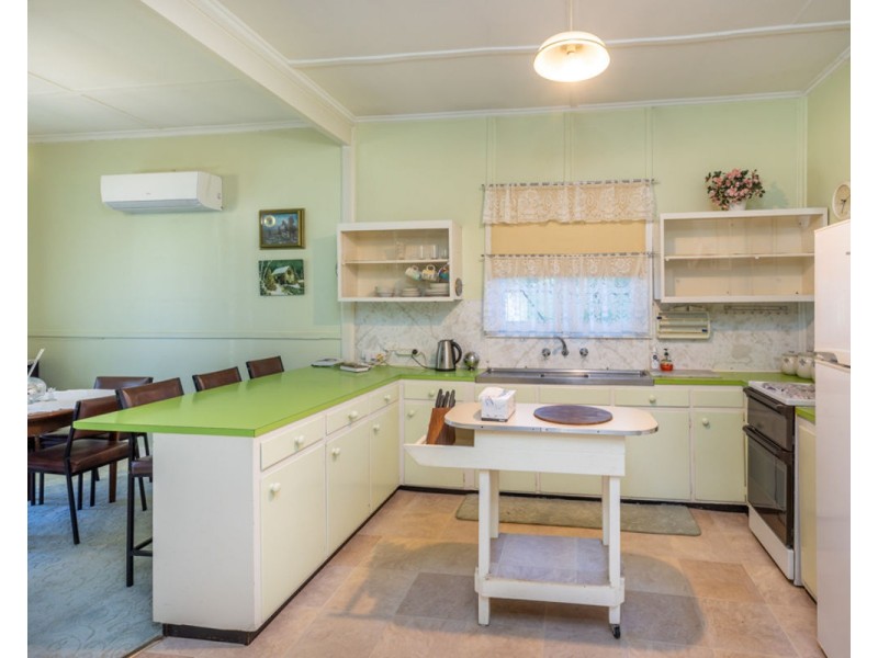 6 Smart St, Henty NSW 2658