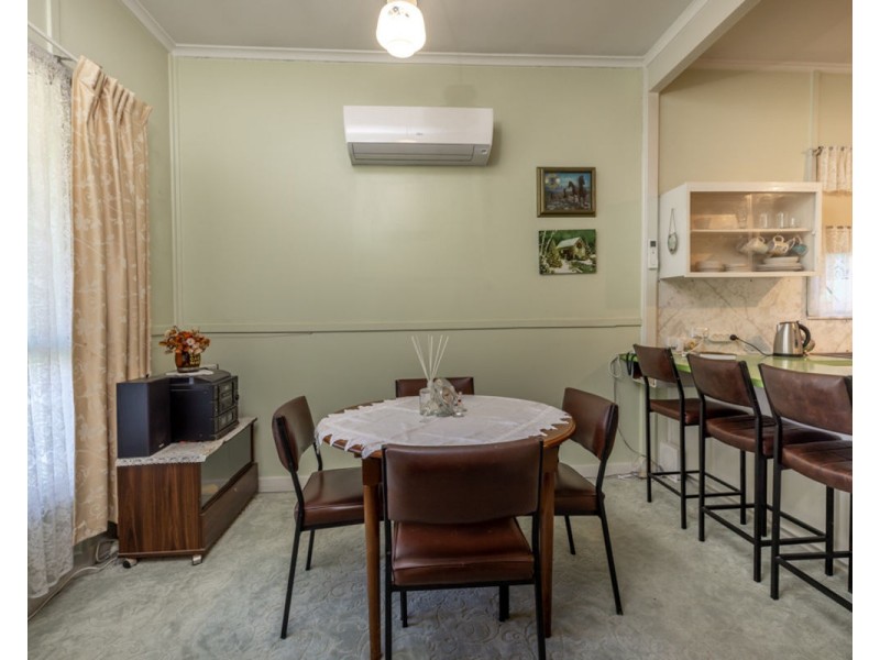 6 Smart St, Henty NSW 2658