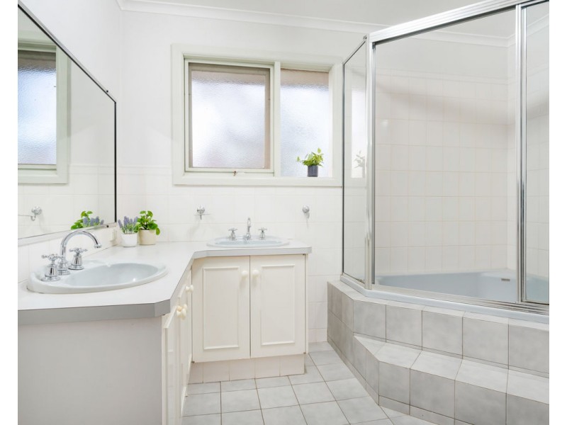 423 Parkview Cres (Quicks Hill), Lavington NSW 2641