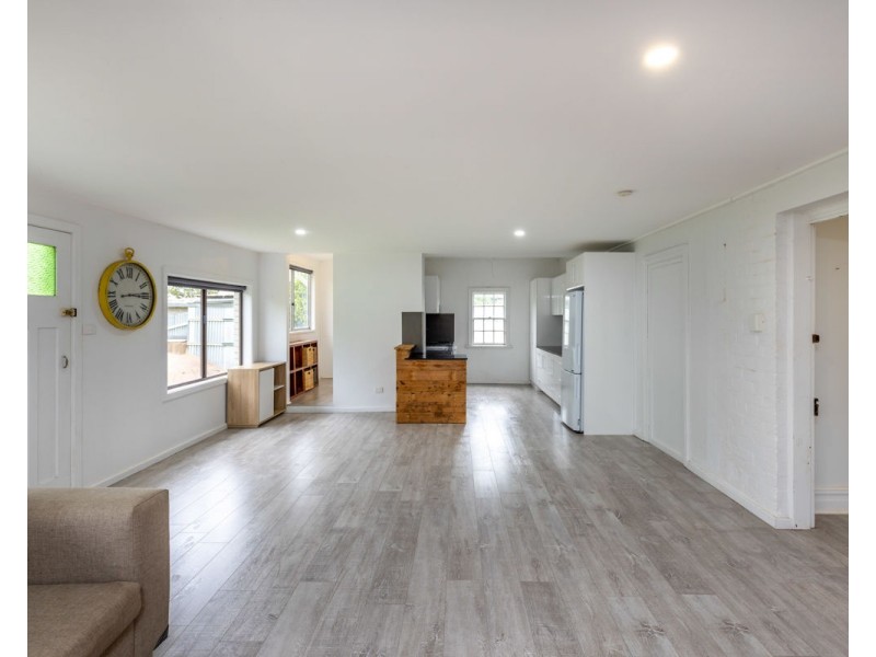 5 Keirath St, Henty NSW 2658