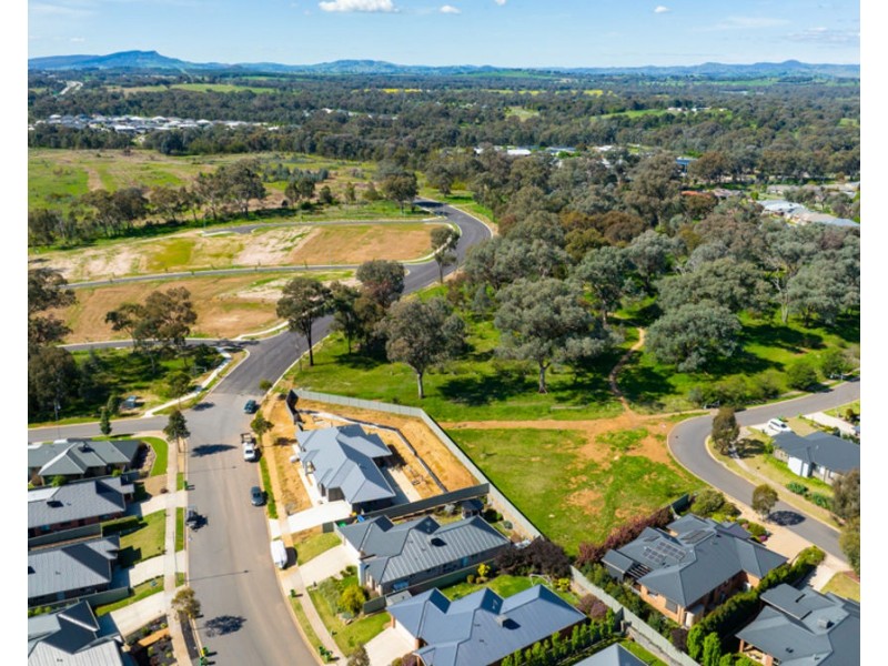 27 Oriole St, Thurgoona NSW 2640