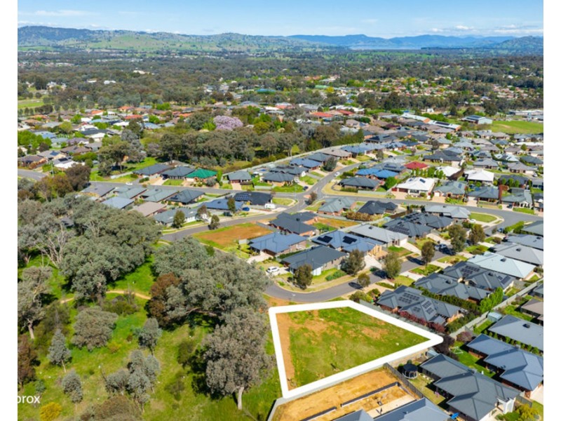 27 Oriole St, Thurgoona NSW 2640