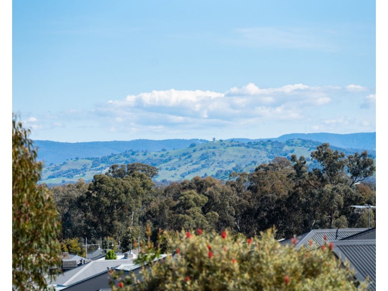 27 Oriole St, Thurgoona NSW 2640