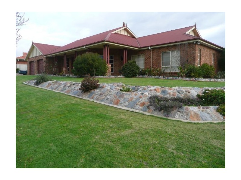 41 Jacob Crescent, Lavington NSW 2641