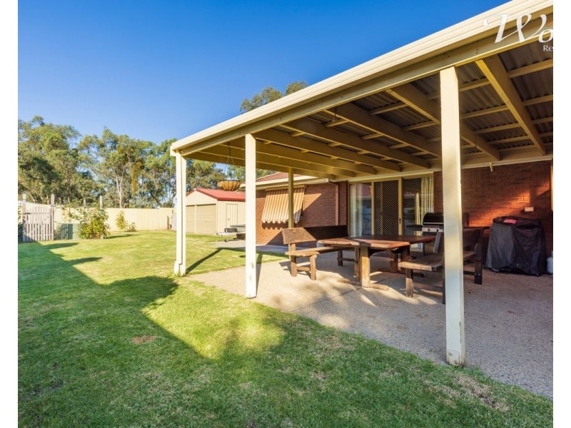 25 Saville Ave, Lavington NSW 2641