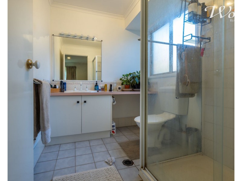 25 Saville Ave, Lavington NSW 2641