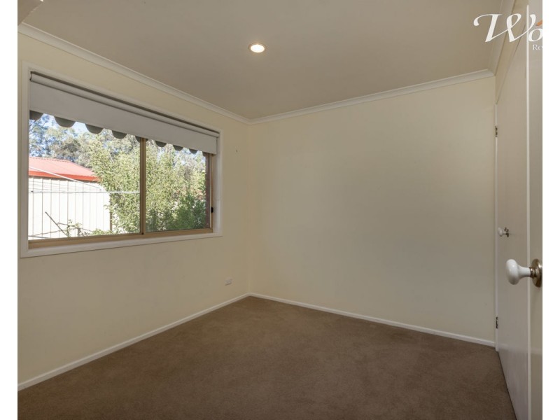 25 Saville Ave, Lavington NSW 2641