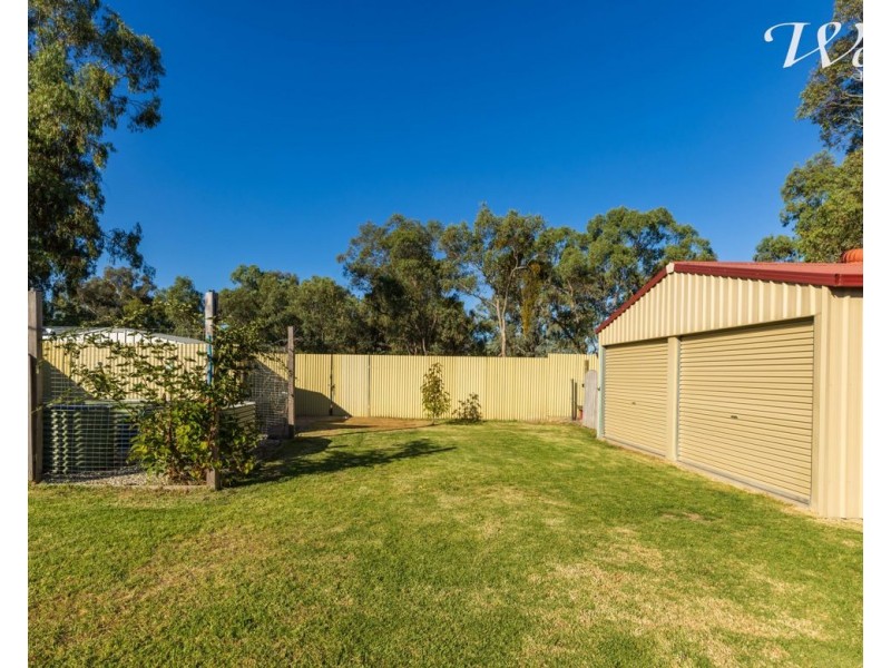 25 Saville Ave, Lavington NSW 2641