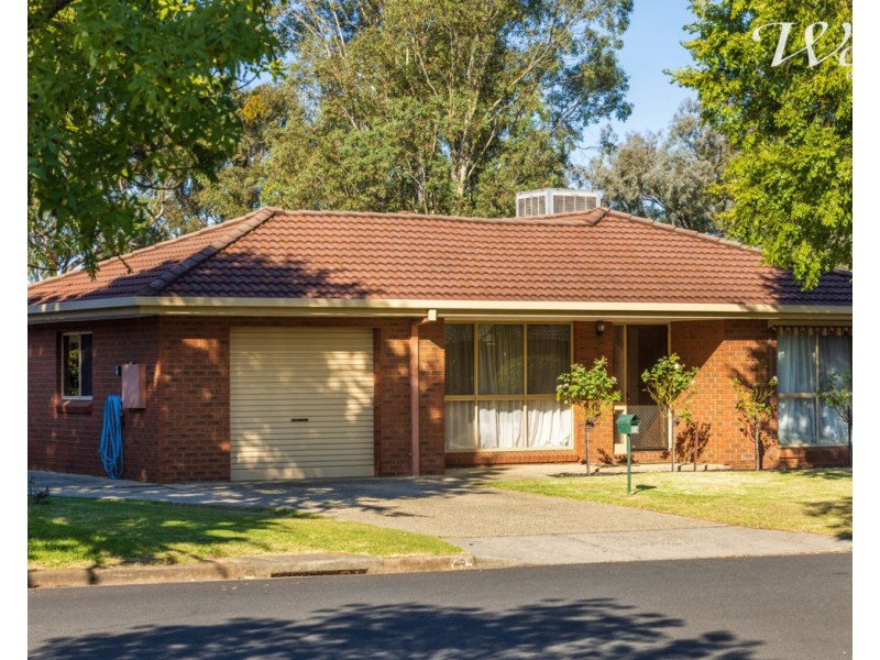 25 Saville Ave, Lavington NSW 2641