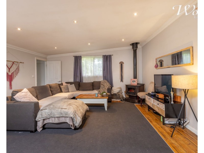 24 Day St, Henty NSW 2658