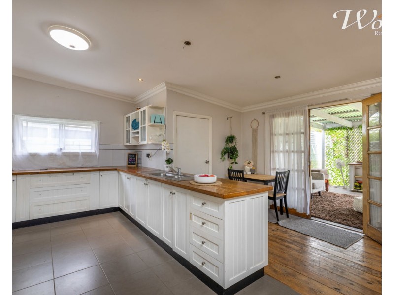 24 Day St, Henty NSW 2658