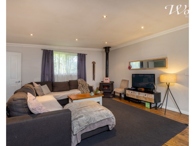 24 Day St, Henty NSW 2658