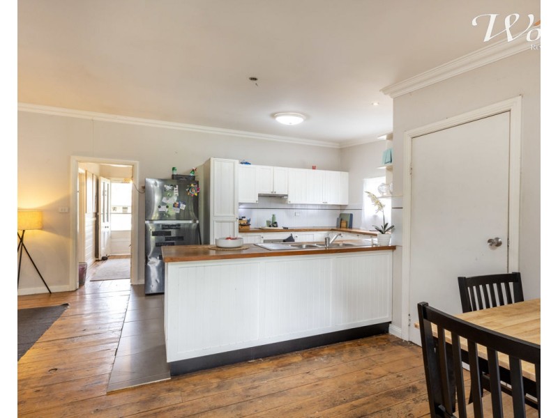 24 Day St, Henty NSW 2658