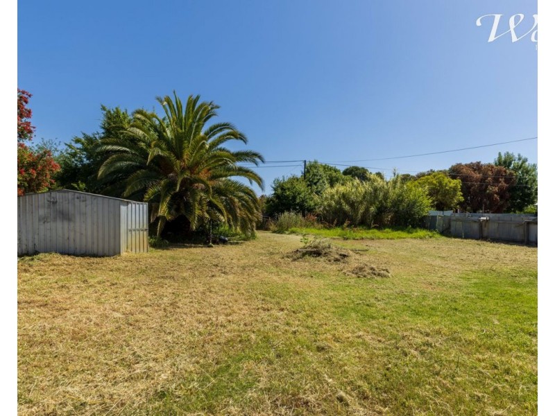 24 Day St, Henty NSW 2658