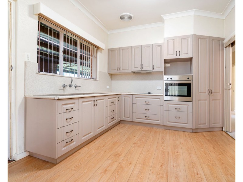 502 Parnall St, Lavington NSW 2641