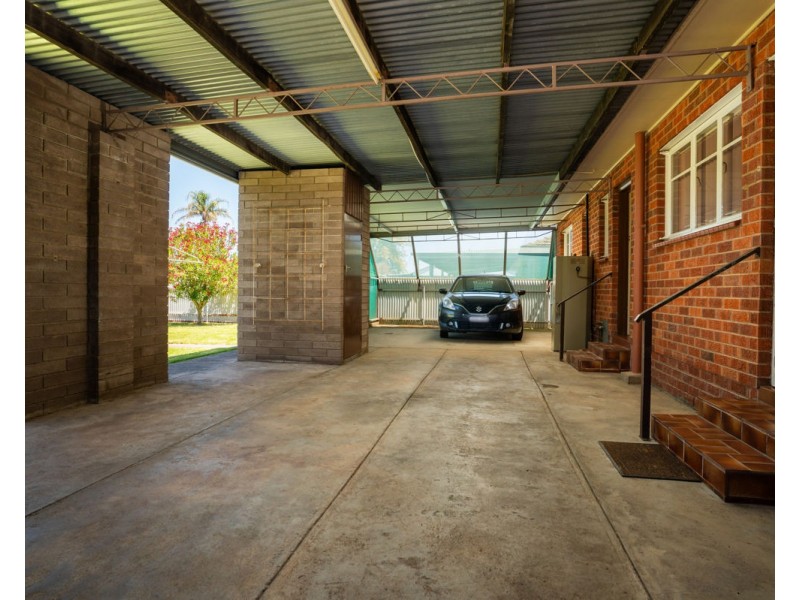 502 Parnall St, Lavington NSW 2641