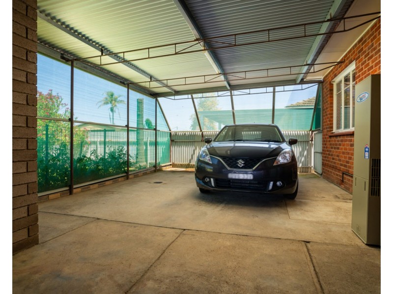 502 Parnall St, Lavington NSW 2641