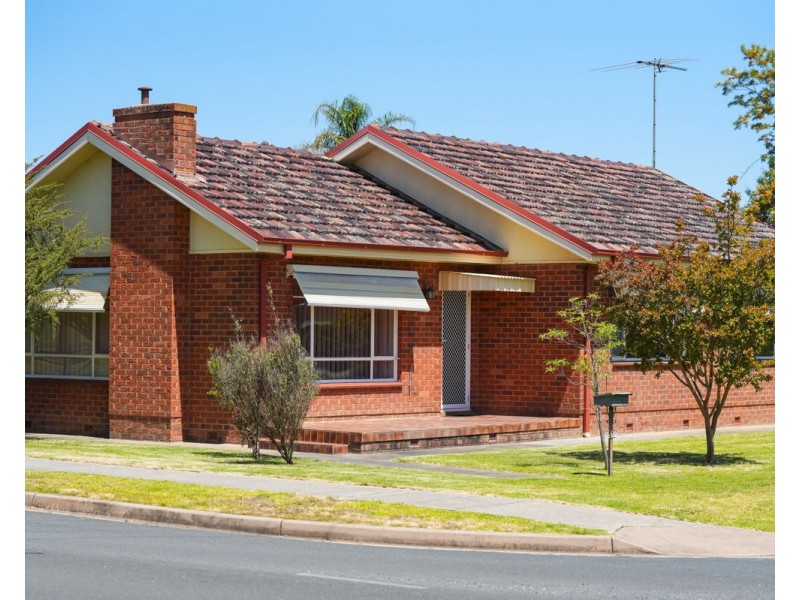 502 Parnall St, Lavington NSW 2641