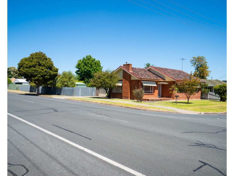 502 Parnall St, Lavington NSW 2641
