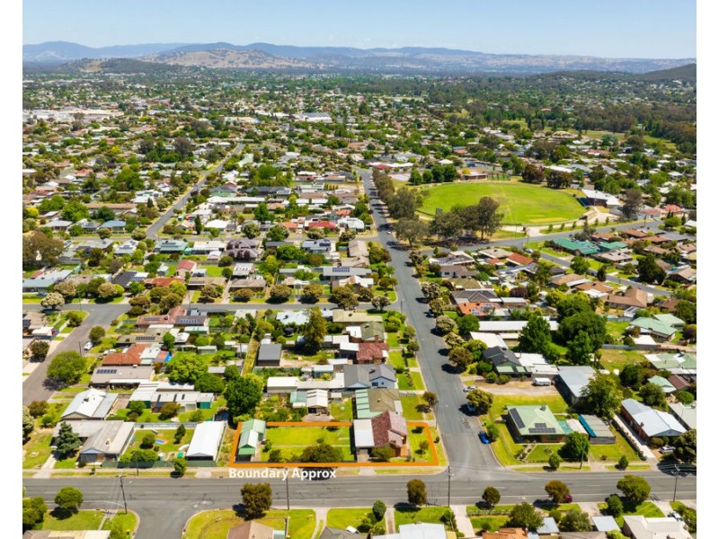 502 Parnall St, Lavington NSW 2641