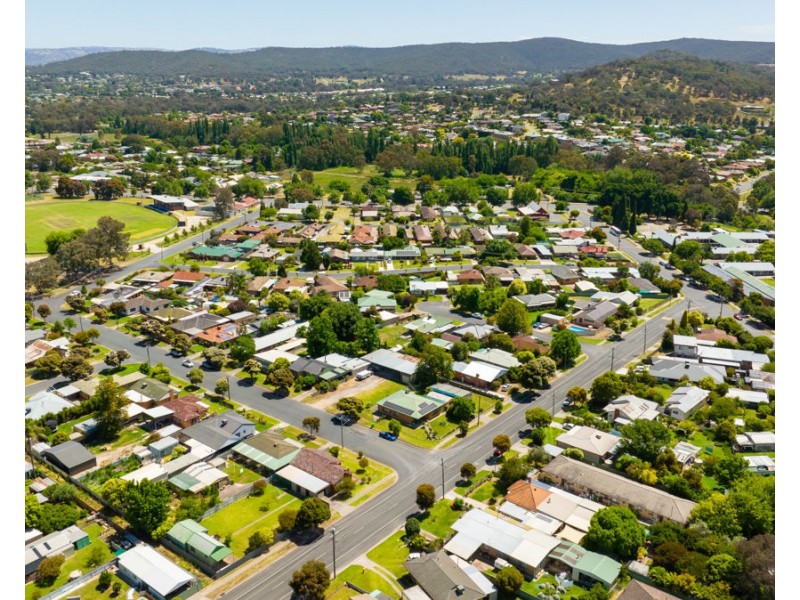 502 Parnall St, Lavington NSW 2641