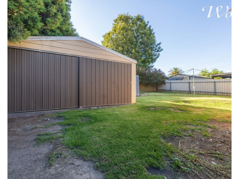357 Sutherland St, Lavington NSW 2641