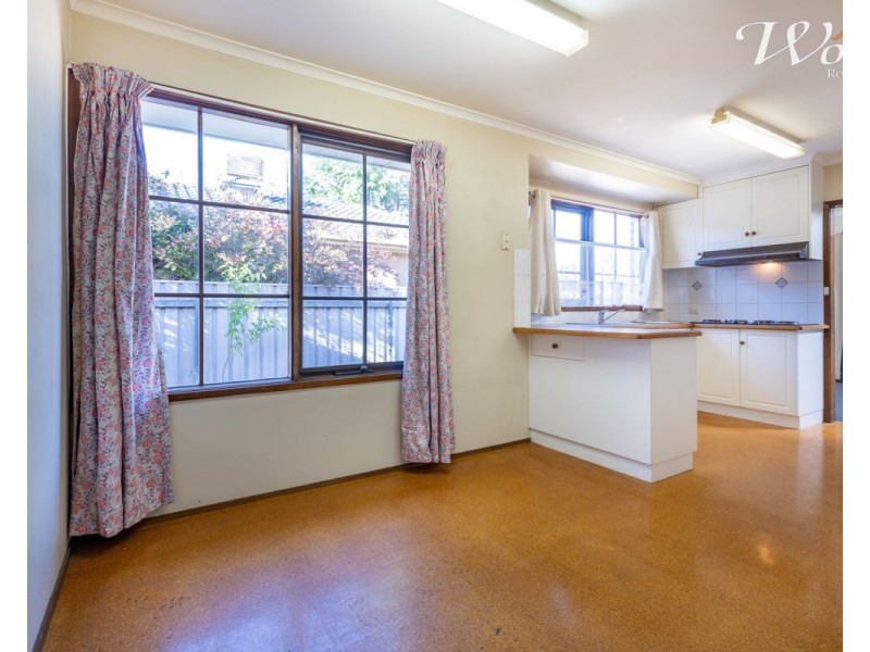 357 Sutherland St, Lavington NSW 2641