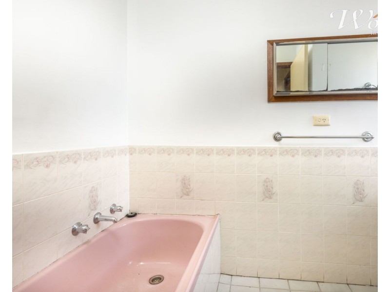 357 Sutherland St, Lavington NSW 2641