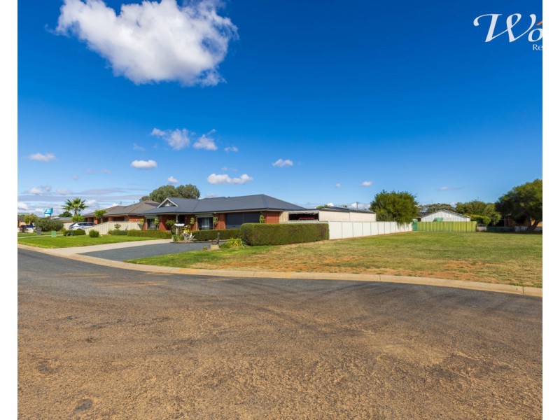 11 Ebenezer Crt, Walla Walla NSW 2659