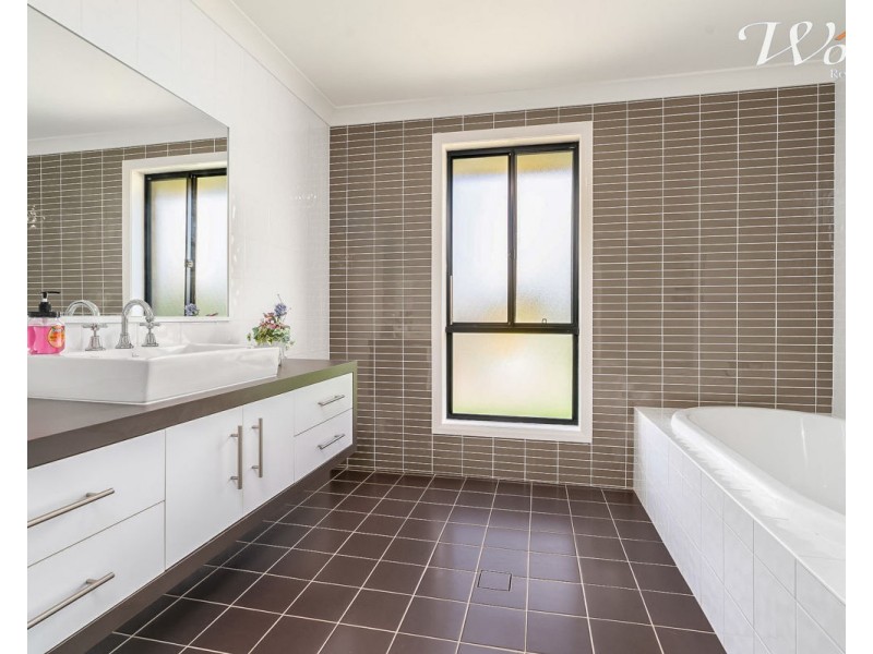 109 Pioneer Dr, Jindera NSW 2642