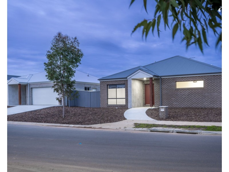 61 Birchgrove Cres, Thurgoona NSW 2640