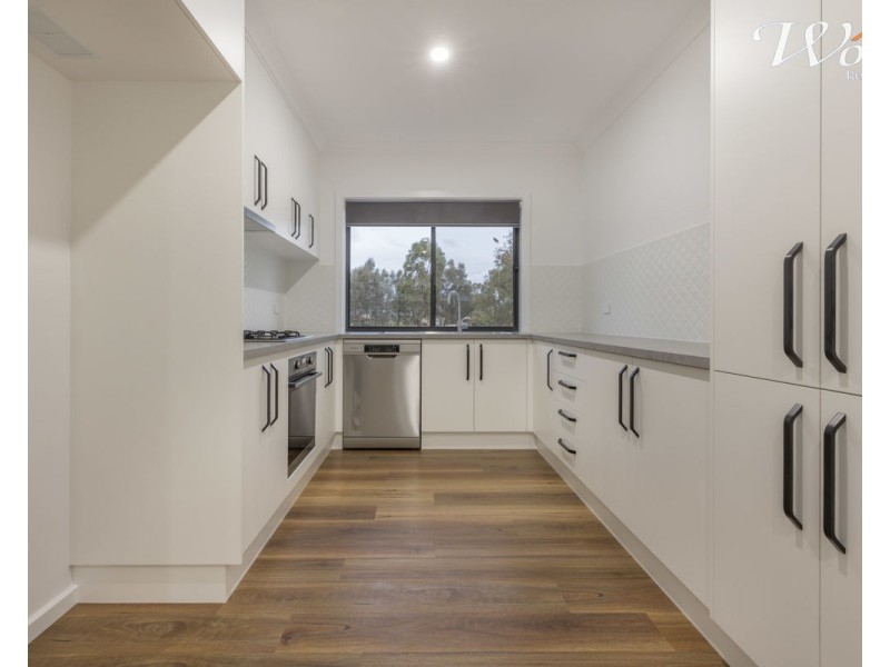 61 Birchgrove Cres, Thurgoona NSW 2640