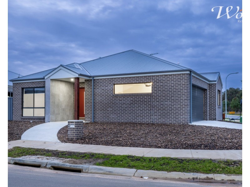 61 Birchgrove Cres, Thurgoona NSW 2640